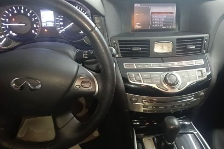 Used Infiniti Q70 2017 Q70L 2.5L Elite Edition Center Console
