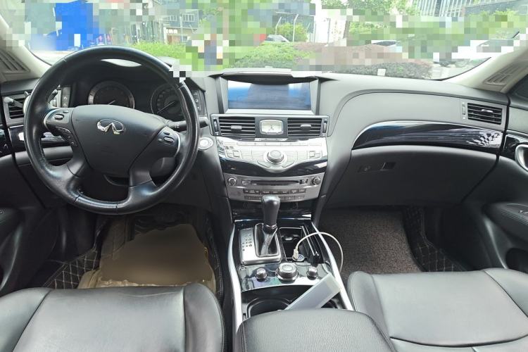 Used Infiniti Q70 2017 Q70L 2.5L Elite Edition Center Console
