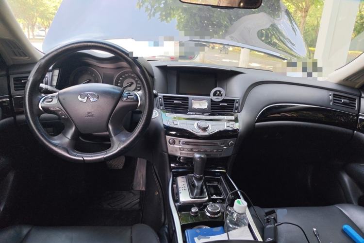 Used Infiniti Q70 2017 Q70L 2.5L Elite Edition Center Console