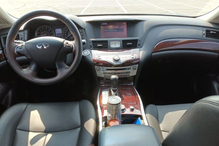 Used Infiniti Q70 2017 Q70L 2.5L Enjoyment Edition Center Console