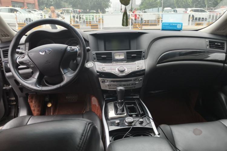 Used Infiniti Q70 2017 Q70L 2.5L Elite Edition Center Console