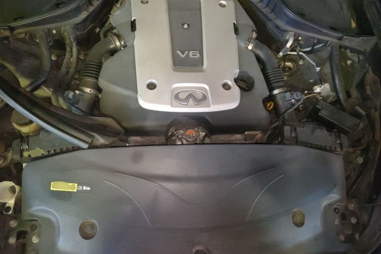 Used Infiniti Q70 2017 Q70L 2.5L Enjoyment Edition Engine Bay