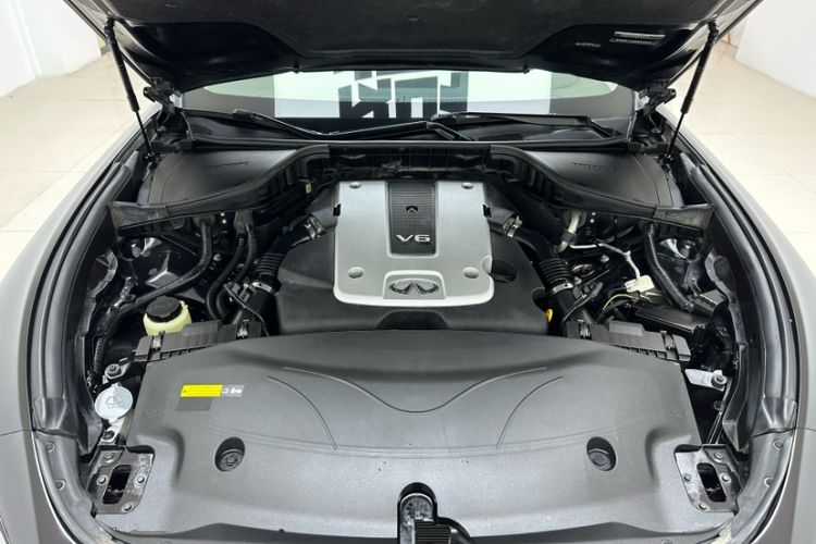 Used Infiniti Q70 2017 Q70L 2.5L Enjoyment Edition Engine Bay