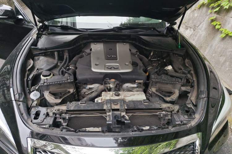 Used Infiniti Q70 2017 Q70L 2.5L Elite Edition Engine Bay