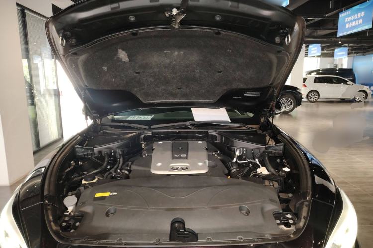 Used Infiniti Q70 2017 Q70L 2.5L Elite Edition Engine Bay