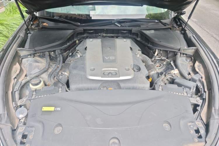 Used Infiniti Q70 2017 Q70L 2.5L Elite Edition Engine Bay
