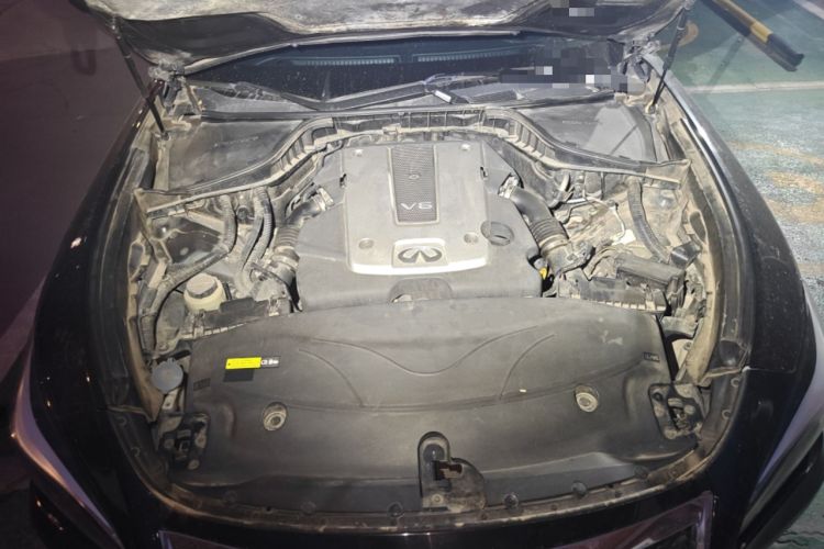Used Infiniti Q70 2017 Q70L 2.5L Elite Edition Engine Bay