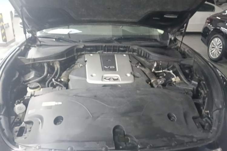 Used Infiniti Q70 2017 Q70L 2.5L Elite Edition Engine Bay