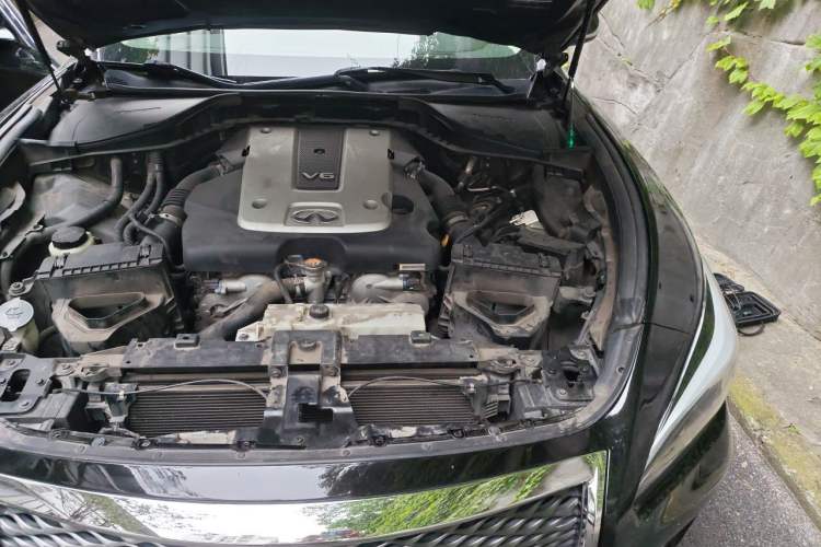Used Infiniti Q70 2017 Q70L 2.5L Elite Edition Engine Bay Left