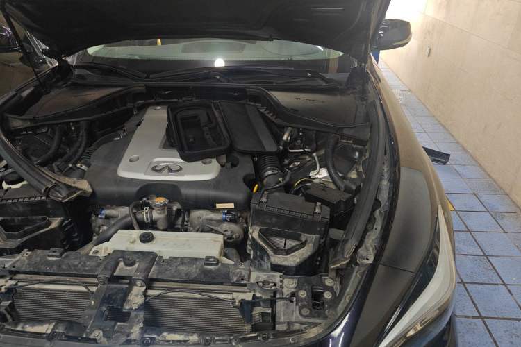 Used Infiniti Q70 2017 Q70L 2.5L Enjoyment Edition Engine Bay Left