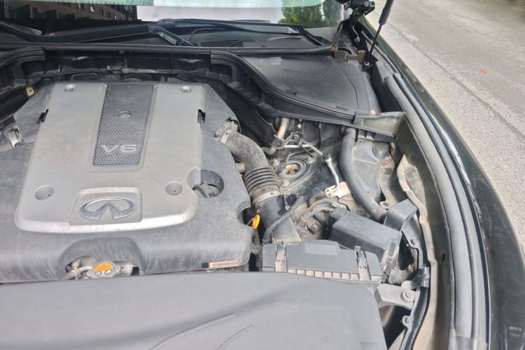 Used Infiniti Q70 2017 Q70L 2.5L Elite Edition Engine Bay Left