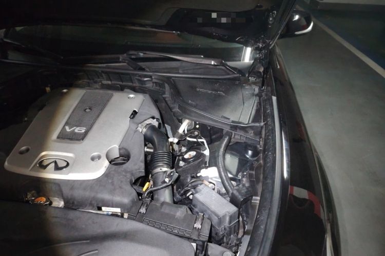 Used Infiniti Q70 2017 Q70L 2.5L Enjoyment Edition Engine Bay Left