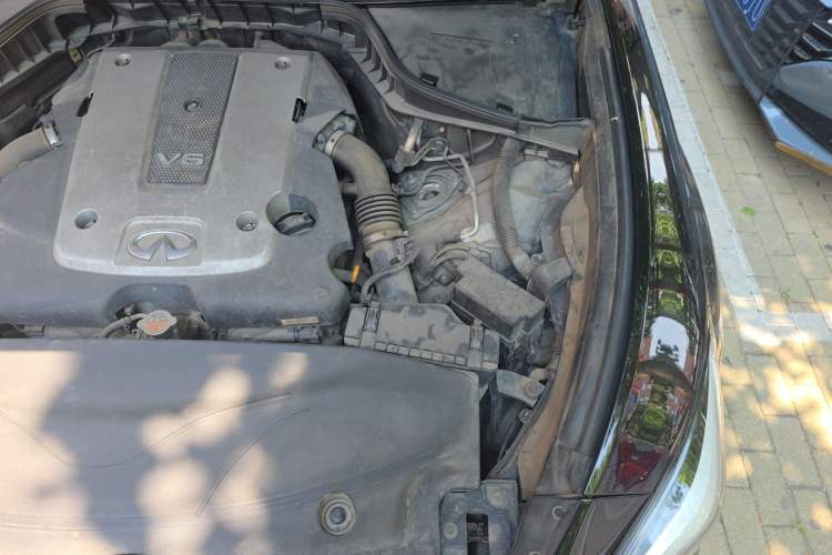 Used Infiniti Q70 2017 Q70L 2.5L Elite Edition Engine Bay Left