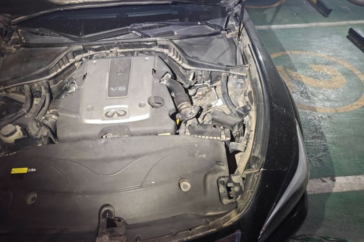 Used Infiniti Q70 2017 Q70L 2.5L Elite Edition Engine Bay Left