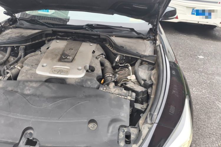 Used Infiniti Q70 2017 Q70L 2.5L Elite Edition Engine Bay Left