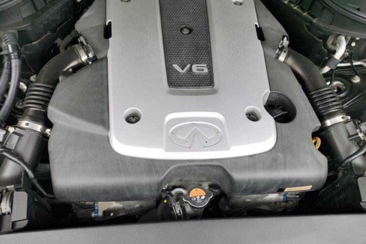 Used Infiniti Q70 2017 Q70L 2.5L Elite Edition Engine Bay