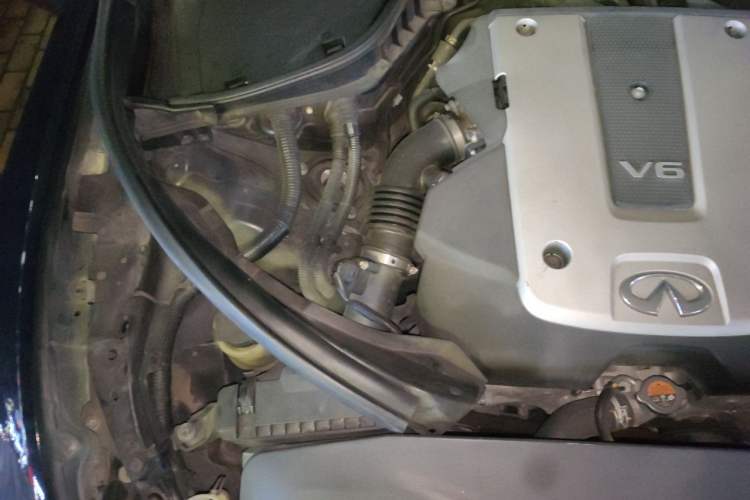 Used Infiniti Q70 2017 Q70L 2.5L Enjoyment Edition Engine Bay Right