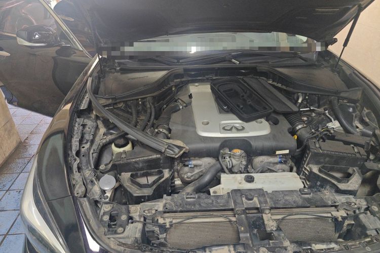 Used Infiniti Q70 2017 Q70L 2.5L Enjoyment Edition Engine Bay Right