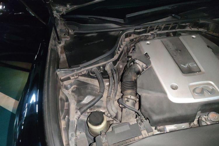 Used Infiniti Q70 2017 Q70L 2.5L Elite Edition Engine Bay Right