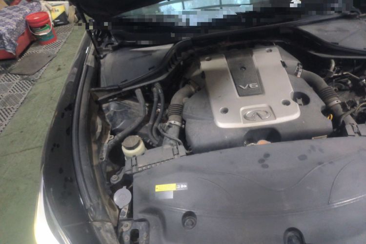 Used Infiniti Q70 2017 Q70L 2.5L Elite Edition Engine Bay Right