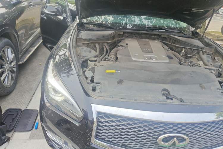 Used Infiniti Q70 2017 Q70L 2.5L Elite Edition Engine Bay Right