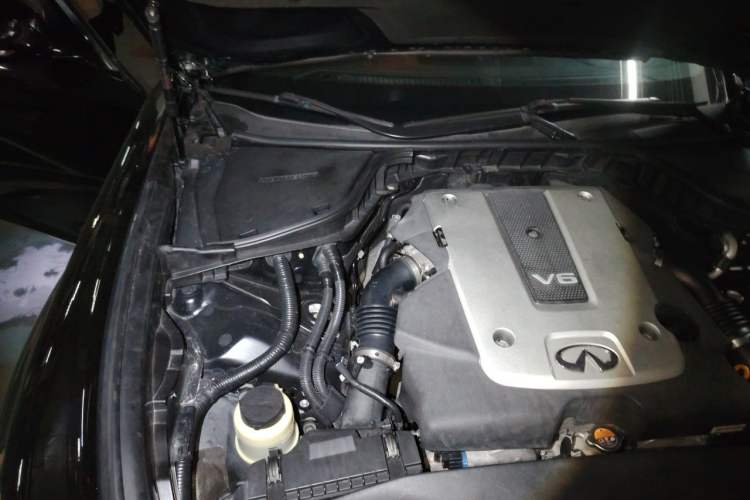 Used Infiniti Q70 2017 Q70L 2.5L Enjoyment Edition Engine Bay Right