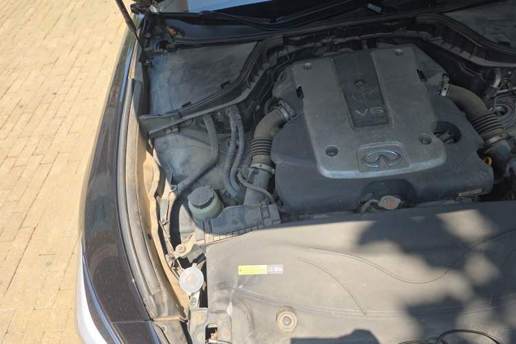 Used Infiniti Q70 2017 Q70L 2.5L Elite Edition Engine Bay Right