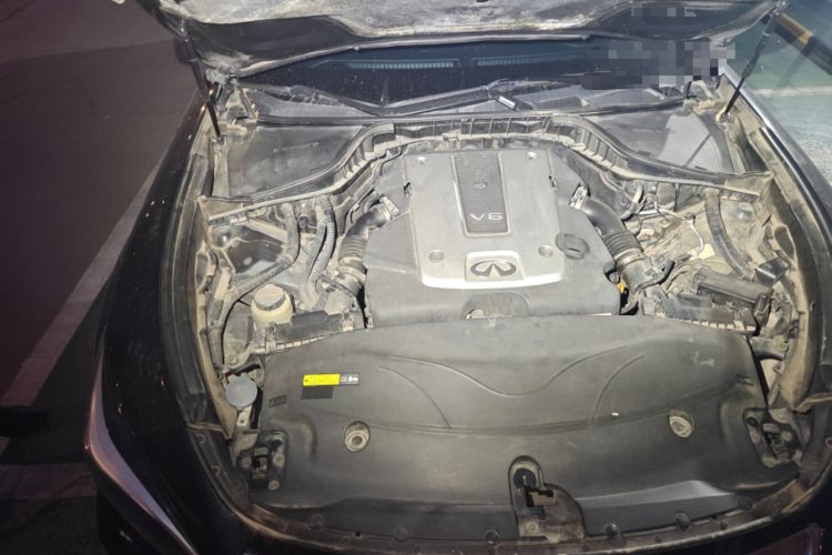 Used Infiniti Q70 2017 Q70L 2.5L Elite Edition Engine Bay Right