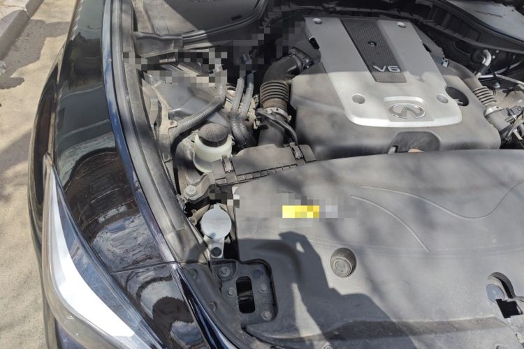 Used Infiniti Q70 2017 Q70L 2.5L Elite Edition Engine Bay Right