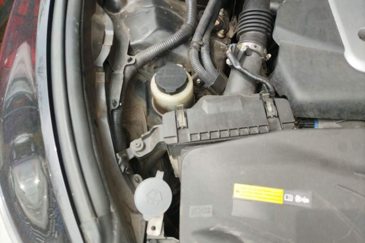 Used Infiniti Q70 2017 Q70L 2.5L Enjoyment Edition Engine Bay Right