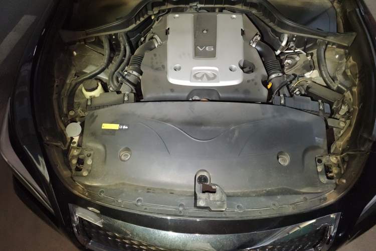 Used Infiniti Q70 2017 Q70L 2.5L Elite Edition Engine Bay