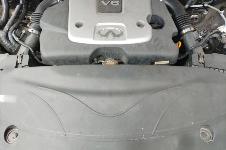 Used Infiniti Q70 2017 Q70L 2.5L Enjoyment Edition Engine Bay