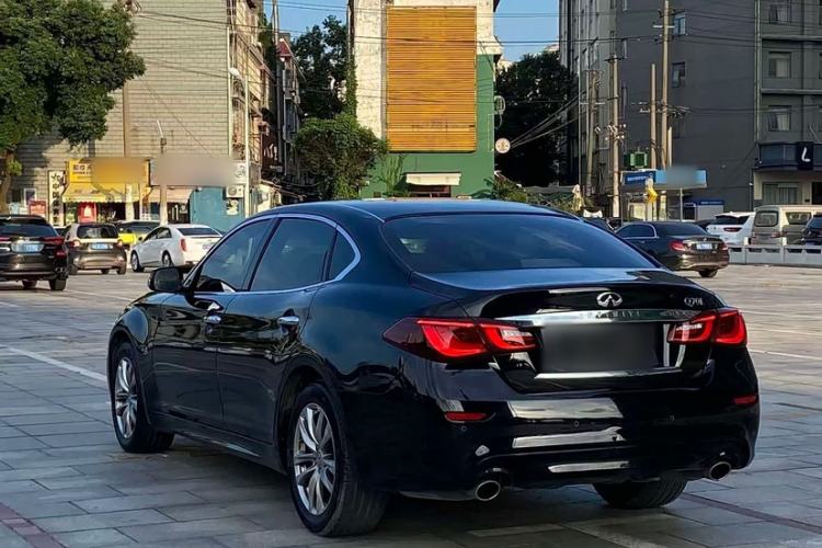 Used Infiniti Q70 2017 Q70L 2.5L Elite Edition Exterior 1