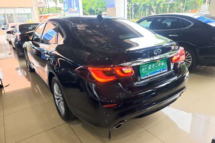 Used Infiniti Q70 2017 Q70L 2.5L Enjoyment Edition Exterior 2