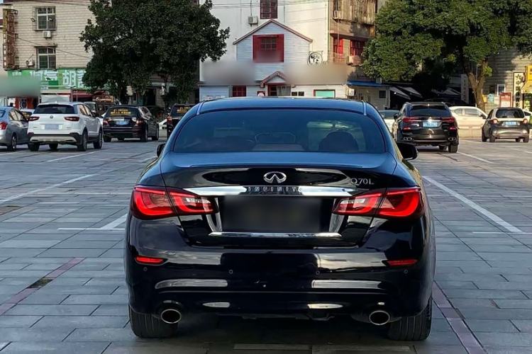 Used Infiniti Q70 2017 Q70L 2.5L Elite Edition Exterior 2