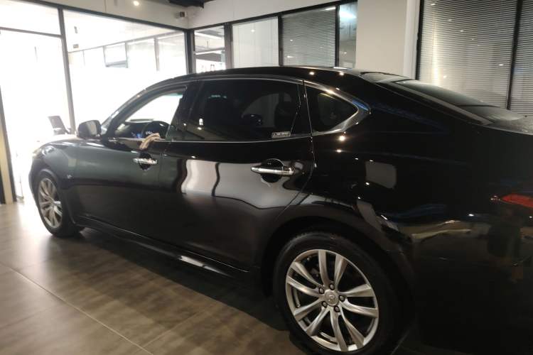 Used Infiniti Q70 2017 Q70L 2.5L Elite Edition Exterior 3