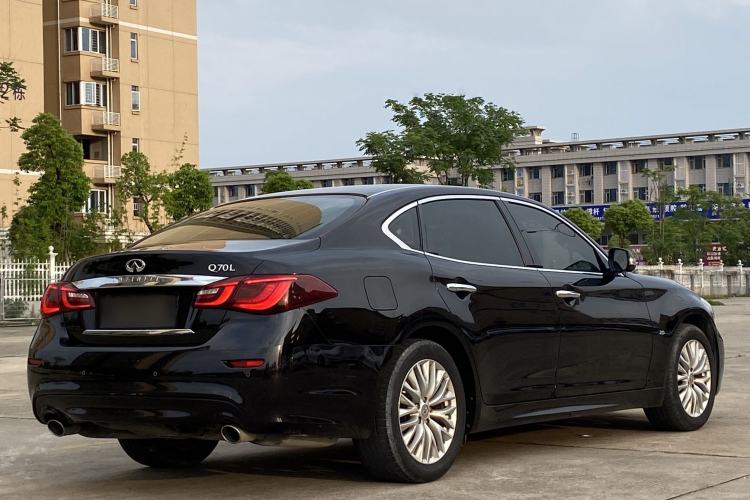 Used Infiniti Q70 2017 Q70L 2.5L Enjoyment Edition Exterior 3