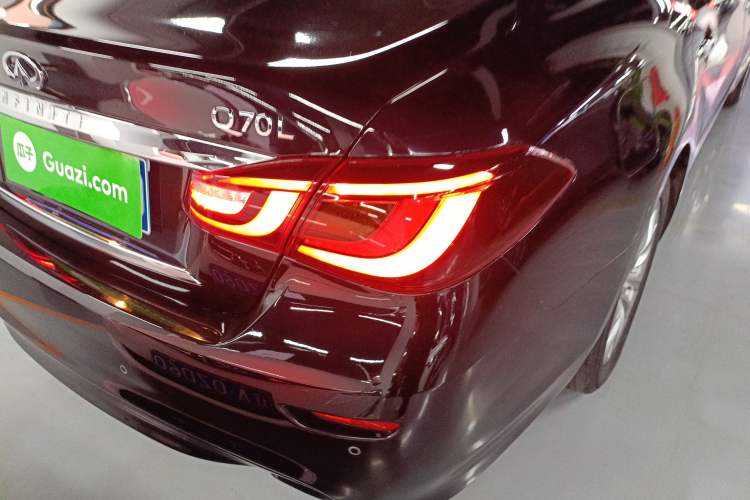 Used Infiniti Q70 2017 Q70L 2.5L Elite Edition Exterior 3