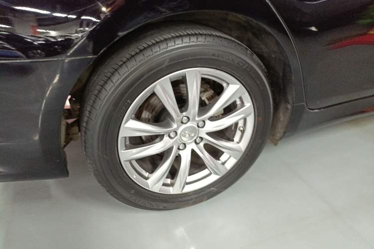 Used Infiniti Q70 2017 Q70L 2.5L Elite Edition Exterior 5