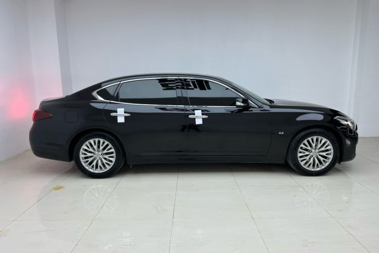 Used Infiniti Q70 2017 Q70L 2.5L Enjoyment Edition Exterior 6