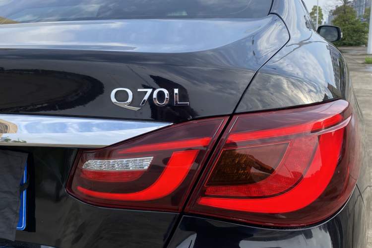 Used Infiniti Q70 2017 Q70L 2.5L Enjoyment Edition Exterior 6