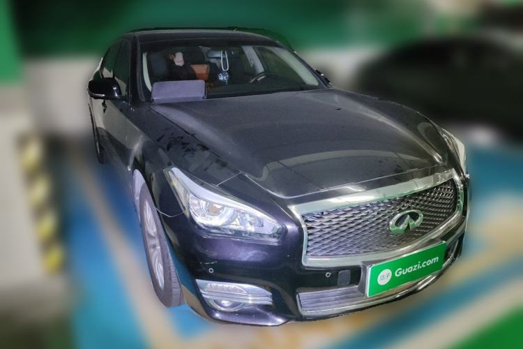 Used Infiniti Q70 2017 Q70L 2.5L Enjoyment Edition Front Right 45 Deg