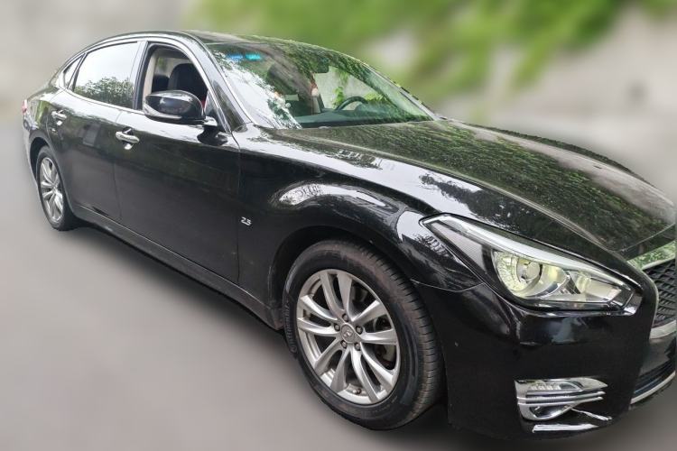 Used Infiniti Q70 2017 Q70L 2.5L Elite Edition Front Right 45 Deg