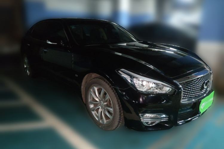 Used Infiniti Q70 2017 Q70L 2.5L Elite Edition Front Right 45 Deg