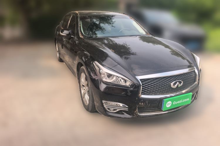 Used Infiniti Q70 2017 Q70L 2.5L Elite Edition Front Right 45 Deg