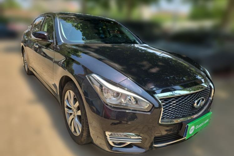 Used Infiniti Q70 2017 Q70L 2.5L Elite Edition Front Right 45 Deg