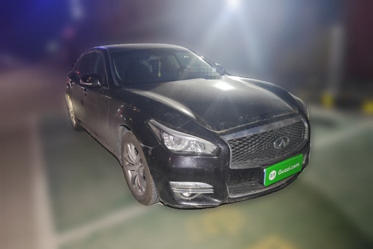 Used Infiniti Q70 2017 Q70L 2.5L Elite Edition Front Right 45 Deg