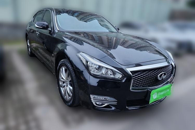 Used Infiniti Q70 2017 Q70L 2.5L Elite Edition Front Right 45 Deg