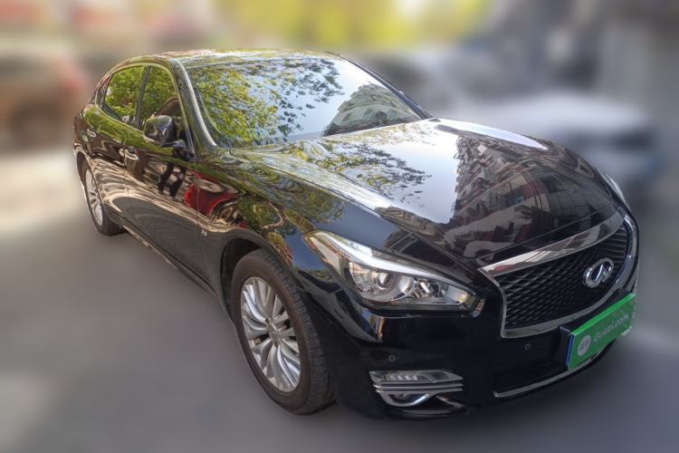 Used Infiniti Q70 2017 Q70L 2.5L Enjoyment Edition Front Right 45 Deg