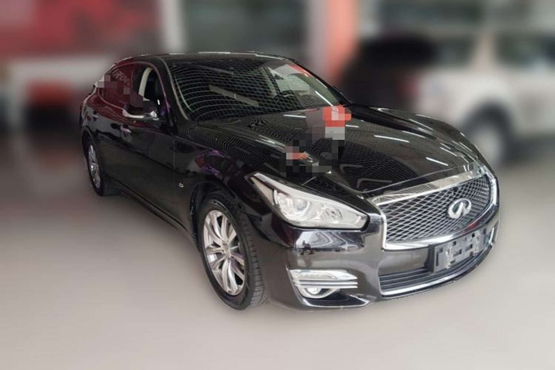 Used Infiniti Q70 2017 Q70L 2.5L Elite Edition Front Right 45 Deg